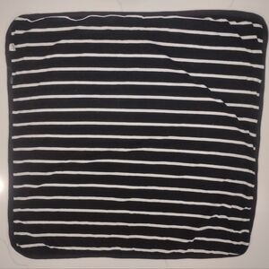 Black and White Striped Blanket For Babies Or small Kids